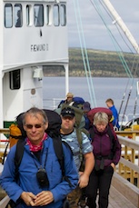 Båten MS Fæmund II med vandrare på väg till Femundsmarka.